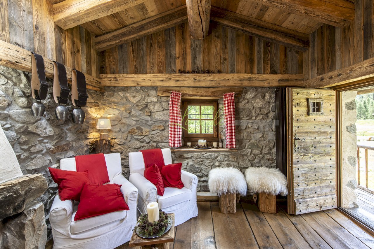 AFFITTO COURMAYEUR: ingresso con camino - Baita Località Peuterey 15, Courmayeur - foto 3