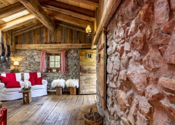 AFFITTO COURMAYEUR: ingresso con camino - Baita Località Peuterey 15, Courmayeur - foto 4