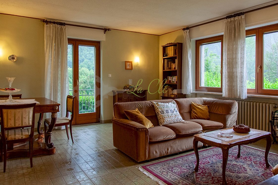 VENDITA LA SALLE: salone - Villetta La Salle - foto 2