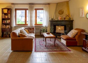 VENDITA LA SALLE: salone - Small Villa La Salle - photo 1