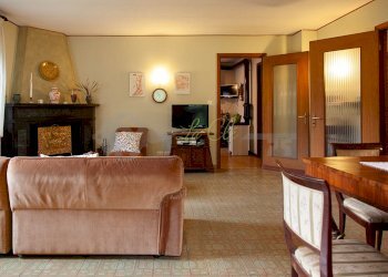 VENDITA LA SALLE: salone - Small Villa La Salle - photo 3