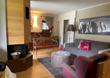 VENDITA COURMAYEUR - SOGGIORNO CON CAMINO - Trilocale Via Col Ferret 6, Courmayeur - foto 1