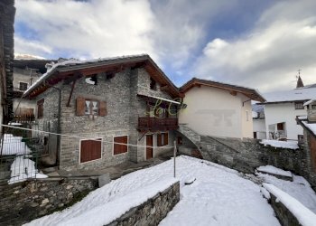 VENDITA LA SALLE - FACCIATA - Quadrilocale Via Cesare Ollietti 13, La Salle - foto 29