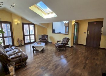 Soggiorno_8.jpg - Trilocale Via XXIV Maggio 28, Moncalieri - foto 10