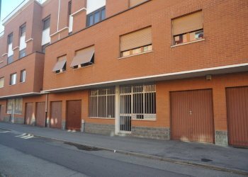 Fronte strada-1.jpeg - Appartamento Via C. Pavese 23, Venaria Reale - foto 2