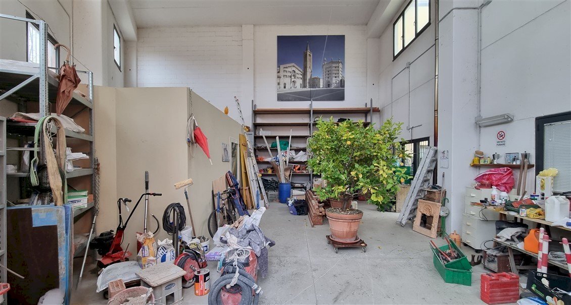 20250116_110745.jpg - Locale Commerciale Via Paul-Henry Spaak 6, Parma - foto 2