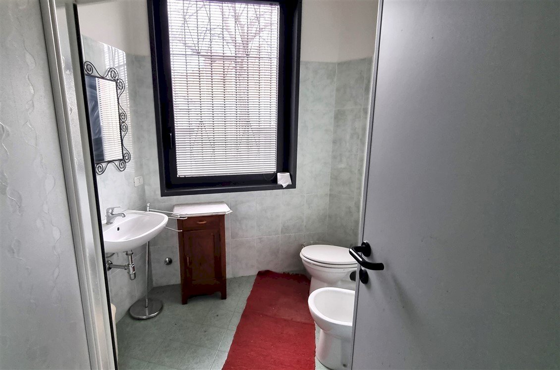 20250116_110842.jpg - Locale Commerciale Via Paul-Henry Spaak 6, Parma - foto 3