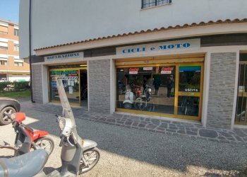 0 (2).jpg - Commercial Premises Via Spotorno 67, Modena - photo 2