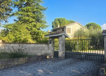 entrata (2).jpg - Villa Strada di Poscargano 20, Terni - foto 2