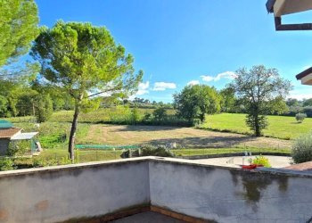 terrazzo.jpg - Villa Strada di Poscargano 20, Terni - foto 25
