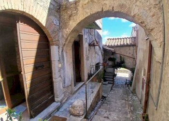 bf5569a0-ab4b-45bd-ad13-bd898087f907.jpeg - Townhouse Via Del Mortaro 9, Amelia - photo 1