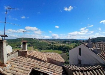 87770f1c-2272-47ae-8ab1-6073366a32b1.jpeg - Townhouse Via Del Mortaro 9, Amelia - photo 2