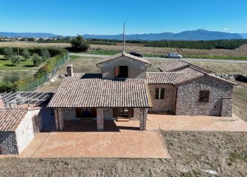 DJI_20251007122419_0289_D.JPG - Casale Vocabolo San Quirico, Avigliano Umbro - foto 1