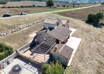 DJI_20251007122620_0293_D.JPG - Casale Vocabolo San Quirico, Avigliano Umbro - foto 2