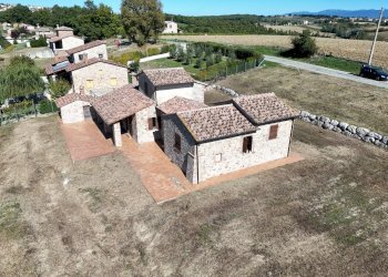 DJI_20251007122310_0286_D.JPG - Casale Vocabolo San Quirico, Avigliano Umbro - foto 8