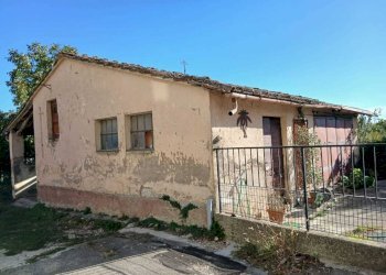 3c212063-05c7-46fa-bdaf-4e293ae99ba7.jpeg - Magazzino Strada Cecanibbio  9, Amelia - foto 1