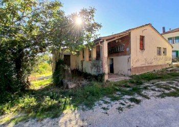 094bd90a-0a0a-4750-977f-1c2cf94a9c07.jpeg - Magazzino Strada Cecanibbio  9, Amelia - foto 8