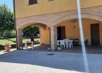 portico (3).jpg - Casa indipendente Vocabolo Palombaro 20, Todi - foto 7