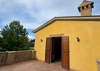 terrazzo (1).jpg - Casa indipendente Vocabolo Palombaro 20, Todi - foto 17