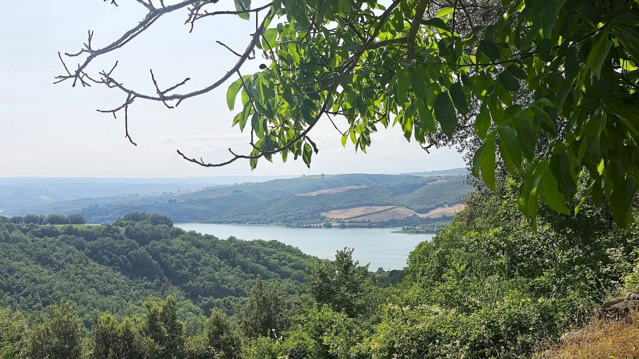 view lake.jpg - Casale Vocabolo Menicaglie 9, Baschi - photo 2