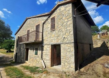 farmhouse.jpg - Casale Vocabolo Menicaglie 9, Baschi - photo 3