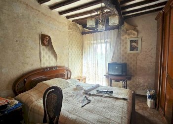 bedroom.jpg - Casale Vocabolo Menicaglie 9, Baschi - photo 12