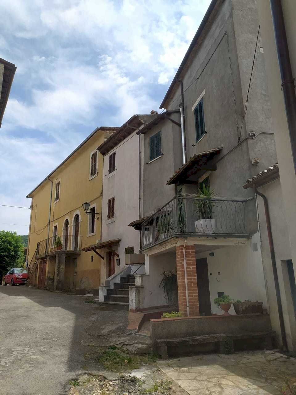 Immagine WhatsApp 2025-06-16 ore 16.02.42_bcf420c6 - Portion of a house Piazza Panfili, Guardea - photo 1