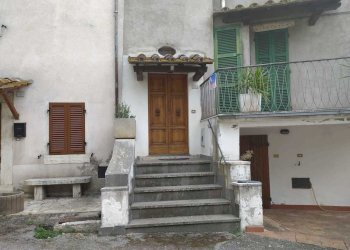 Immagine WhatsApp 2025-06-16 ore 16.03.29_98aee1c9 - Porzione di casa Piazza Panfili, Guardea - foto 17