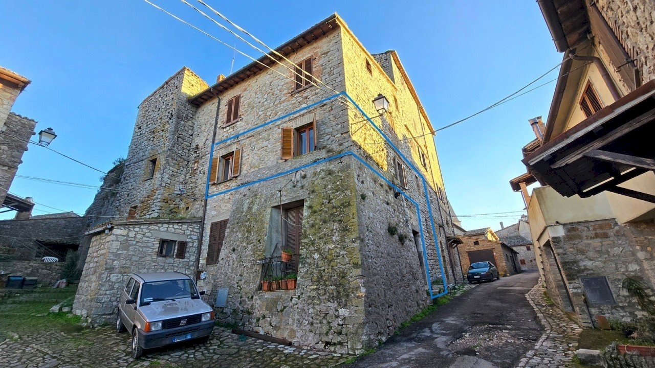 property.jpg - Quadrilocale Baschi - foto 1