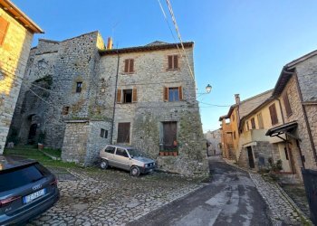 asppartamento centro storico (23).jpg - Quadrilocale Baschi - foto 25