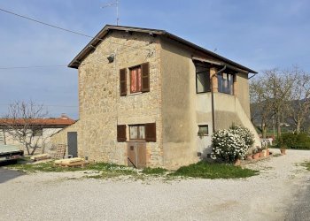 20250321_154452.jpg - Rustic SP92 95, Baschi - photo 2