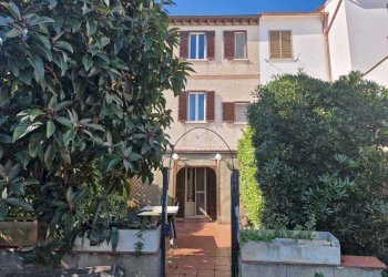 0dee791a-d278-4a4b-b4e1-b46d161d88cd.jpeg - Casa semi indipendente Piazza Umberto I, Attigliano - foto 1