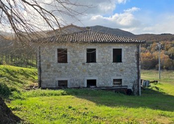 casale7.jpg - Azienda agricola Vocabolo Capanni snc, Baschi - foto 4