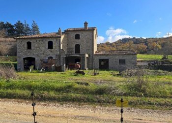 casale6a.jpg - Azienda agricola Vocabolo Capanni snc, Baschi - foto 7