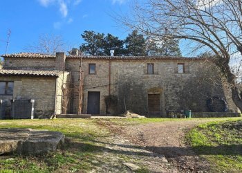 casale 7.jpg - Azienda agricola Vocabolo Capanni snc, Baschi - foto 21