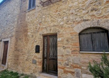 20241201_113317.jpg - Portion of a house Via Camillo Benso Conte di Cavour, Lugnano in Teverina - photo 1