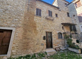 20241201_113310.jpg - Portion of a house Via Camillo Benso Conte di Cavour, Lugnano in Teverina - photo 27