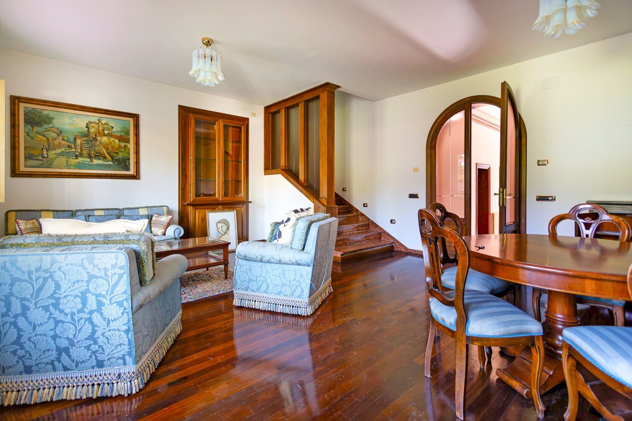 23.jpg - Villa Pisa - foto 1