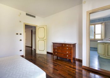 30.jpg - Villa Pisa - foto 21