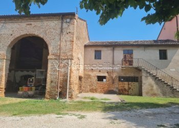 Magazzino via disturbo 10, Agugliaro - foto 1