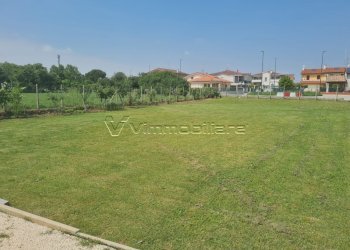 WhatsApp Image 2025-05-26 at 11.57.11 (3).jpg - Terreno edificabile Via Bergoncino, Noventa Vicentina - foto 2