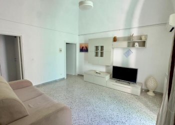 soggiorno - Bilocale Via San Martino 62, Monopoli - foto 1