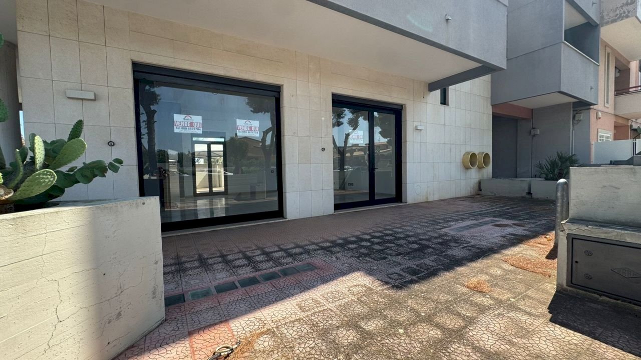 prospetto esterno - Locale Commerciale VIA VITTORIO VENETO, Monopoli - foto 2