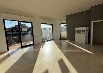 interno locale - Locale Commerciale VIA VITTORIO VENETO, Monopoli - foto 4