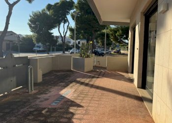 piazzale - Locale Commerciale VIA VITTORIO VENETO, Monopoli - foto 9