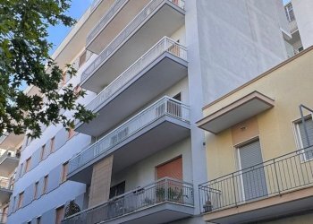 prospetto esterno - Quadrilocale Via Padre Manghisi 36, Monopoli - foto 3