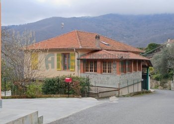 IMG_20250320_151952.jpg - Villa Via Milite Ignoto 10, Pieve di Teco - foto 2