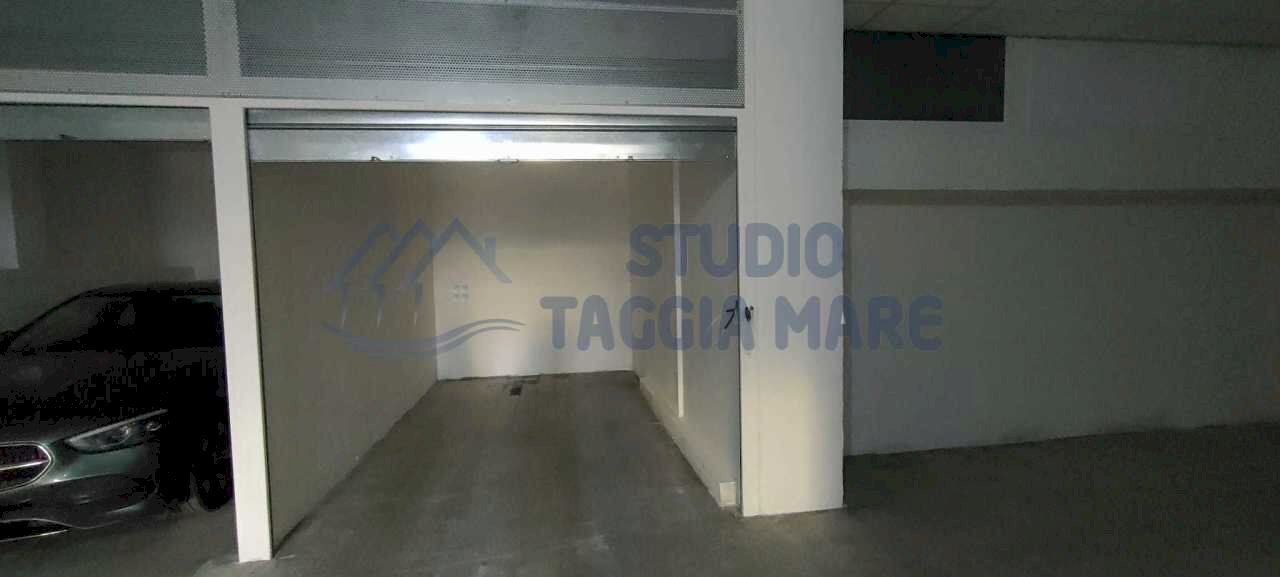 ab606c86-a96b-45d9-836d-ea2001007ebe.jpg - Box Via Fiume, Sanremo - foto 3