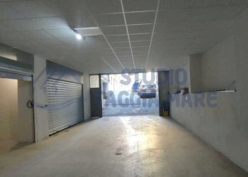 57437e23-a2bb-4594-865f-1ccd607da5ff.jpg - Box Via Fiume, Sanremo - foto 2