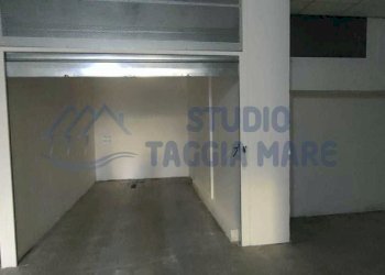 ab606c86-a96b-45d9-836d-ea2001007ebe.jpg - Box Via Fiume, Sanremo - foto 3